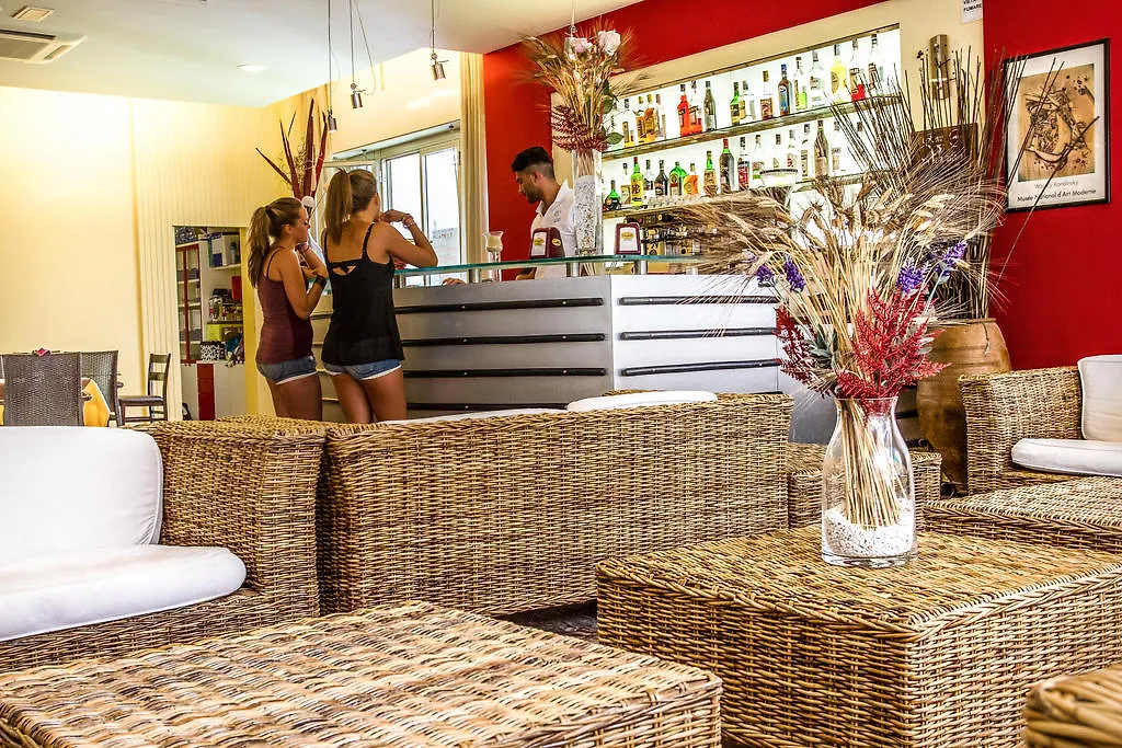 Hotel Consul - Family Hotel Riccione 3*,  Italia